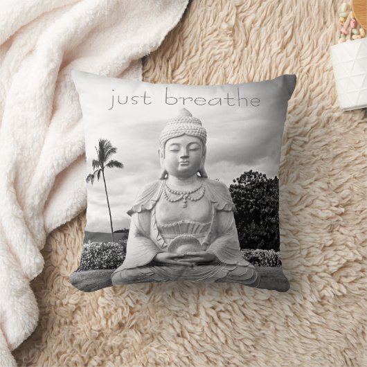 ハワイブッダ白黒フォトジャストバイブ引用文 クッション (ブランケット)