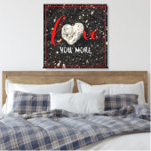 ハワイブラックサンドビーチハートフォトラブユー・モア キャンバスプリント (インサイチュ (寝室))