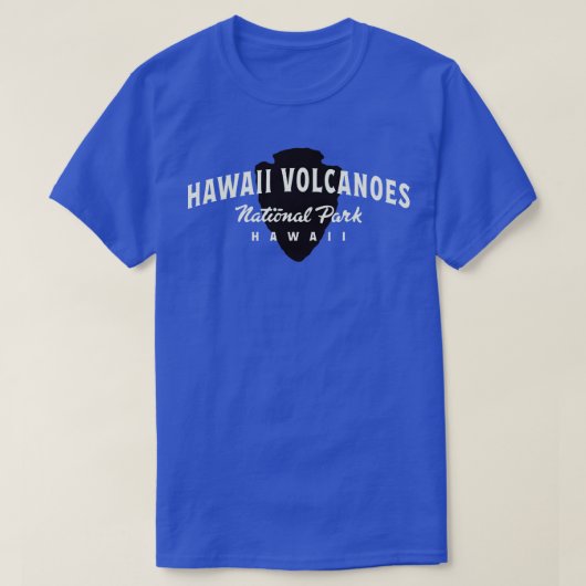 ハワイボルカノナショナルパークアーチ文字タン Tシャツ (デザイン正面)
