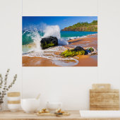 ハワイ州のビーチで波が衝突 ポスター (キッチン)