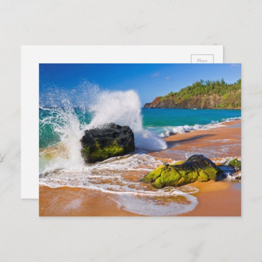 ハワイ州のビーチで波が衝突 ポストカード (正面/裏面)