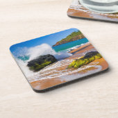 ハワイ州ビーチで波が衝突 コースター (左側)