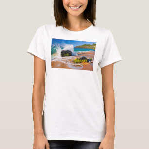 ハワイ州ビーチで波が衝突 Tシャツ