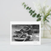 ハワイ – タロを叩く男がポイを作る ポストカード (スタンド正面)