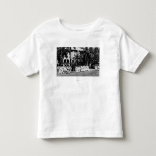 ハワイ – Navy Boys Waiting for Bus Outside YMCA トドラーTシャツ