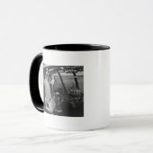 ハワードヒューズinスプルチェグースウッド飛行機 マグカップ (正面左)