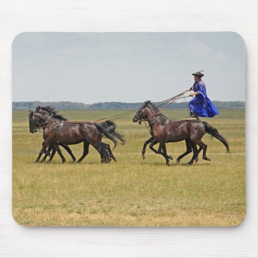 ハンガリーの騎兵と馬 マウスパッド (正面)