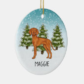 ハンガリービズラドッグスノーウィー冬の森と名前 セラミックオーナメント (右)