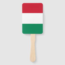 ハンガリー国旗を掲げたハンドファンのセット ハンドファン