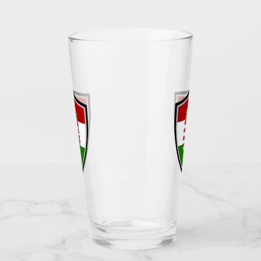 ハンガリー国旗を掲げた武器 タンブラーグラス (左)