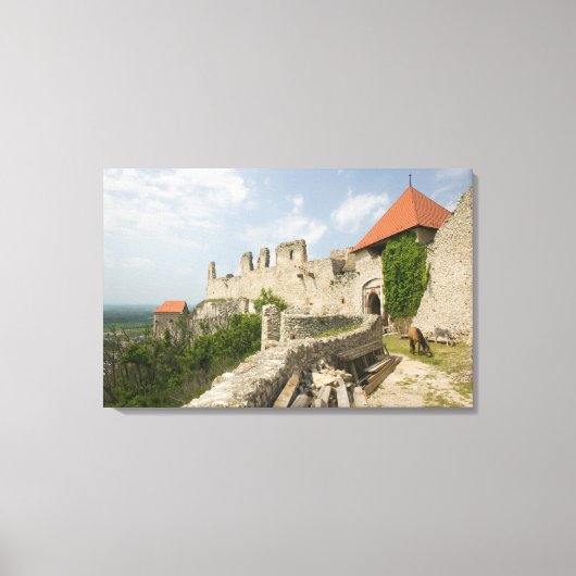 ハンガリー、バラトン湖地域、スメグ：スメグ キャンバスプリント (正面)