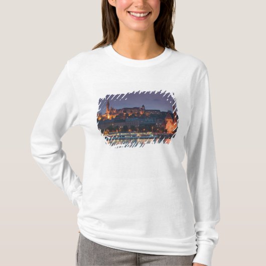 ハンガリー ブダペスト：城山 カルヴァン派教会 Tシャツ (正面)