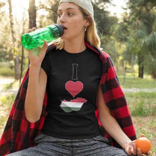 ハンガリーVertical I Love Hungarian Flag Map女性の写真 Tシャツ