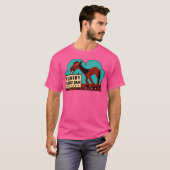 ハングリーホースダムモンタナヴィンテージトラベルデカール Tシャツ (正面フル)