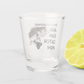 ハンサムで魚の大きなベースをキャッチできる ショットグラス (裏面)