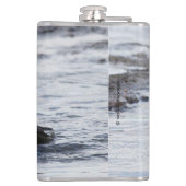 ハンサムなフード付きメルガンザーが動き出す フラスク (裏面)