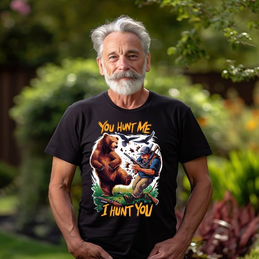 ハンターが狩りクマ狩り ユーモアのある Tシャツ