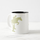 ハンターのジャンパーの馬及びライダー(セージグリーン)のギフト ツートーンマグカップ (正面左)