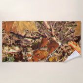 ハンターの秋のカムフラージュの絵画の装飾 ビーチタオル (正面)