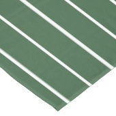 ハンターグリーンと白の薄い横線ストライプの テーブルクロス (アングル)