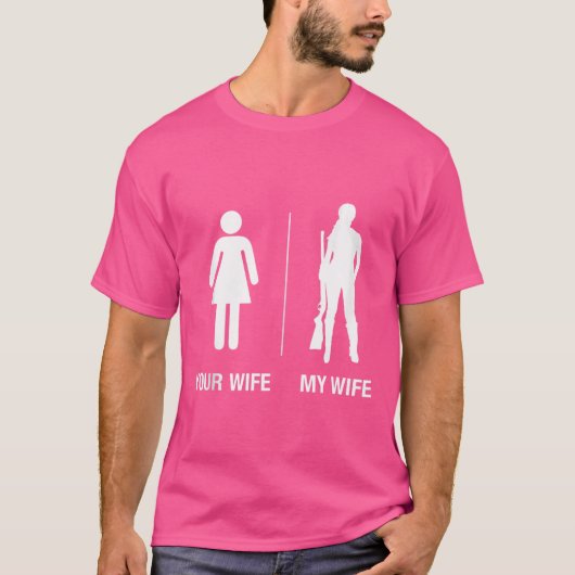 ハンターライフルおもしろい夫ギフトガン Tシャツ (正面)