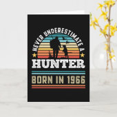 ハンター1966 60生まれth誕生日狩り犬のギフト カード (黄色い花)