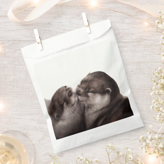 ハンドオ絵を描ータ – テンダーモーメント野生動物アート フェイバーバッグ (クリップ留めされた状態)