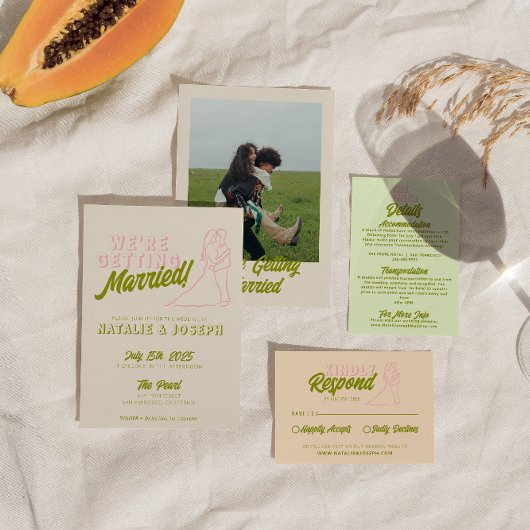 ハンドドローカラフルドファンキーはっきりした結婚レトロ 招待状