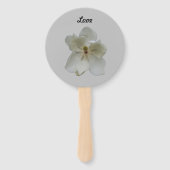 ハンドヘルドファンプログラム上の白いマグノリア花 ハンドファン (正面)