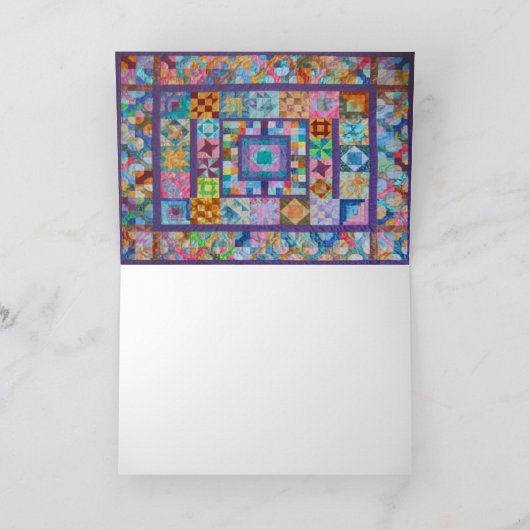ハンドメイドのキルトの写真が付いている挨拶状 カード (内部)