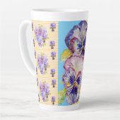 ハンド絵を描パープルパンシーパンジーフローララテマグ カフェラテマグ (左アングル)