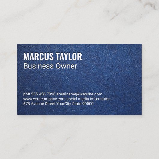 ハンバーガーとフライドポテトが出る |青い革の背景 名刺 (裏面)