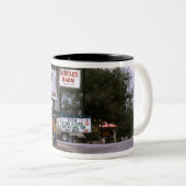 ハンバーガーの納屋Wimberleyのテキサス州のマグ ツートーンマグカップ (正面右)