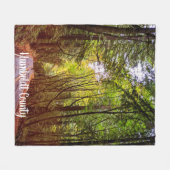 ハンボルト秋の緑の木々を抜けるウェットロード フリースブランケット (正面(横))