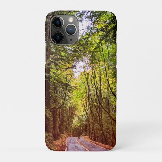 ハンボルト秋の緑の木々を通る湿った道 Case-Mate iPhoneケース (裏)