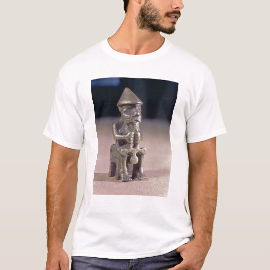 ハンマーとのトール、小像はアイスランドで見つけました Tシャツ (正面)