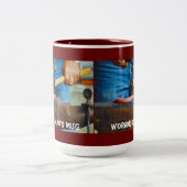 ハンマーアンドアンビル作業員用マグカップ ツートーンマグカップ (中央)