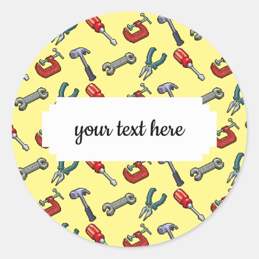 ハンマーバイスとプライヤーを備えたピクセルアートツールパターン ラウンドシール (正面)