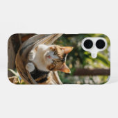 ハンモックで眠る猫 iPhone 16ケース (裏面横)