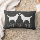 ハートおよび文字が付いているゴールデン・リトリーバーのシルエット ランバークッション (ブランケット)