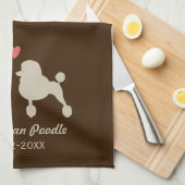ハートおよび文字を持つファンシーな標準プードル キッチンタオル (四つ折り)