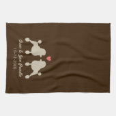 ハートおよび文字を持つファンシーな標準プードル キッチンタオル (横)