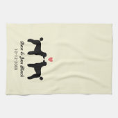 ハートおよび文字を持つ黒い標準プードル キッチンタオル (横)