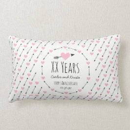 ハートおよび矢のパーソナライズな結婚記念日 ランバークッション