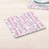 ハートおよび花が付いているパターン スクエアペーパーコースター (アングル)