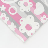 ハートおよび花が付いているパターン フリースブランケット (角)