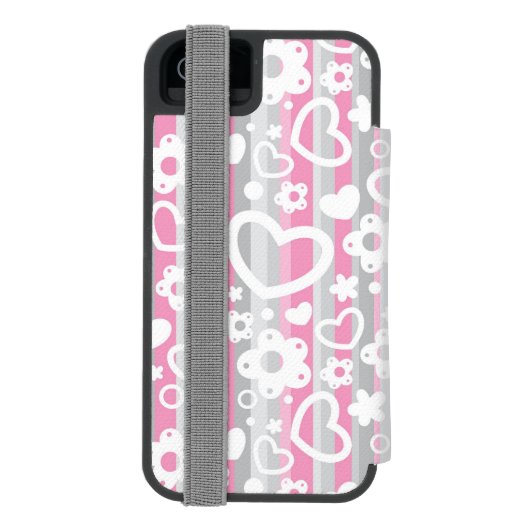 ハートおよび花が付いているパターン INCIPIO iPhoneウォレットケース (フォリオ裏面)