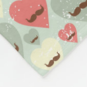 ハートおよび髭を搭載するバレンタインパターン フリースブランケット (角)