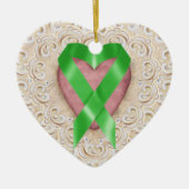 ハートからの緑の腎臓がんリボン – SR セラミックオーナメント (正面)