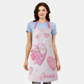 ハートからハートへのバレンタインデーあなたの名前を追加 エプロン (着用した状態)